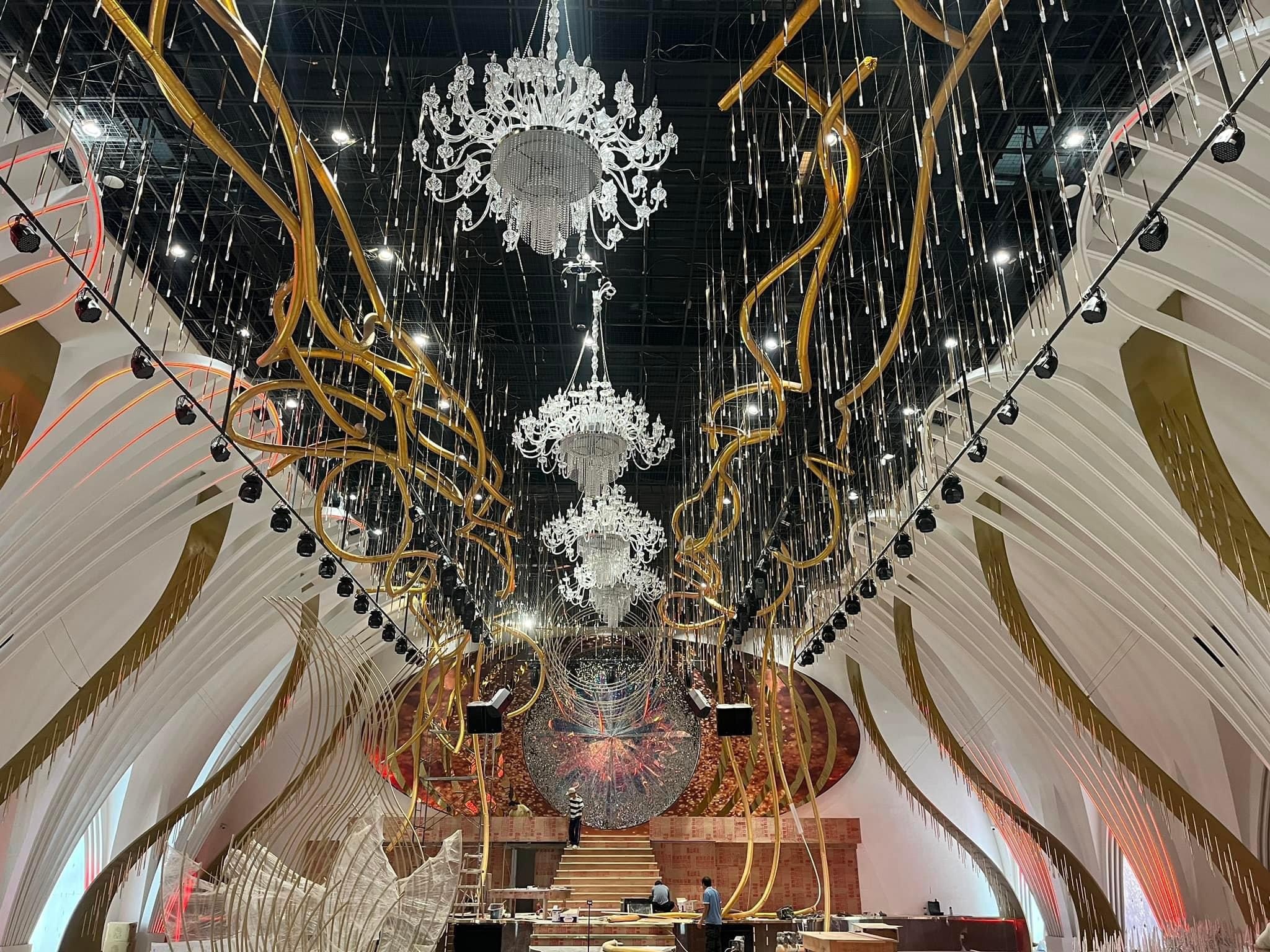 Thi công hệ thống âm thanh ánh sáng hội trường tiệc cưới