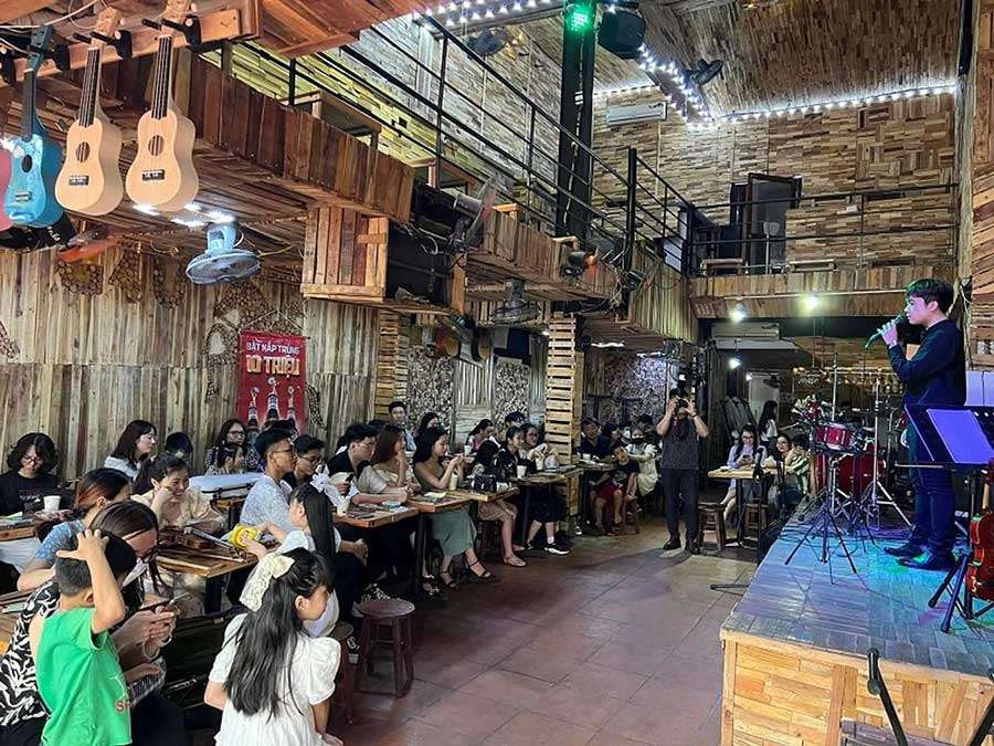 Lắp đặt âm thanh quán cafe cần những gì? Setup chuẩn, tiết kiệm chi phí