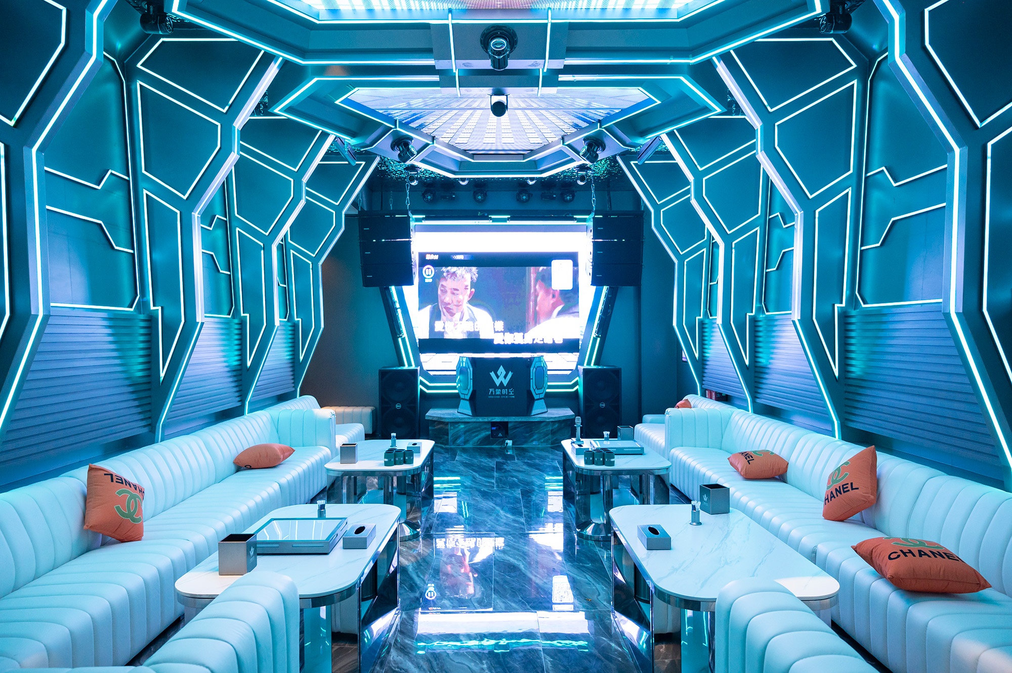 Quy trình và lưu ý quan trọng khi mở quán Karaoke